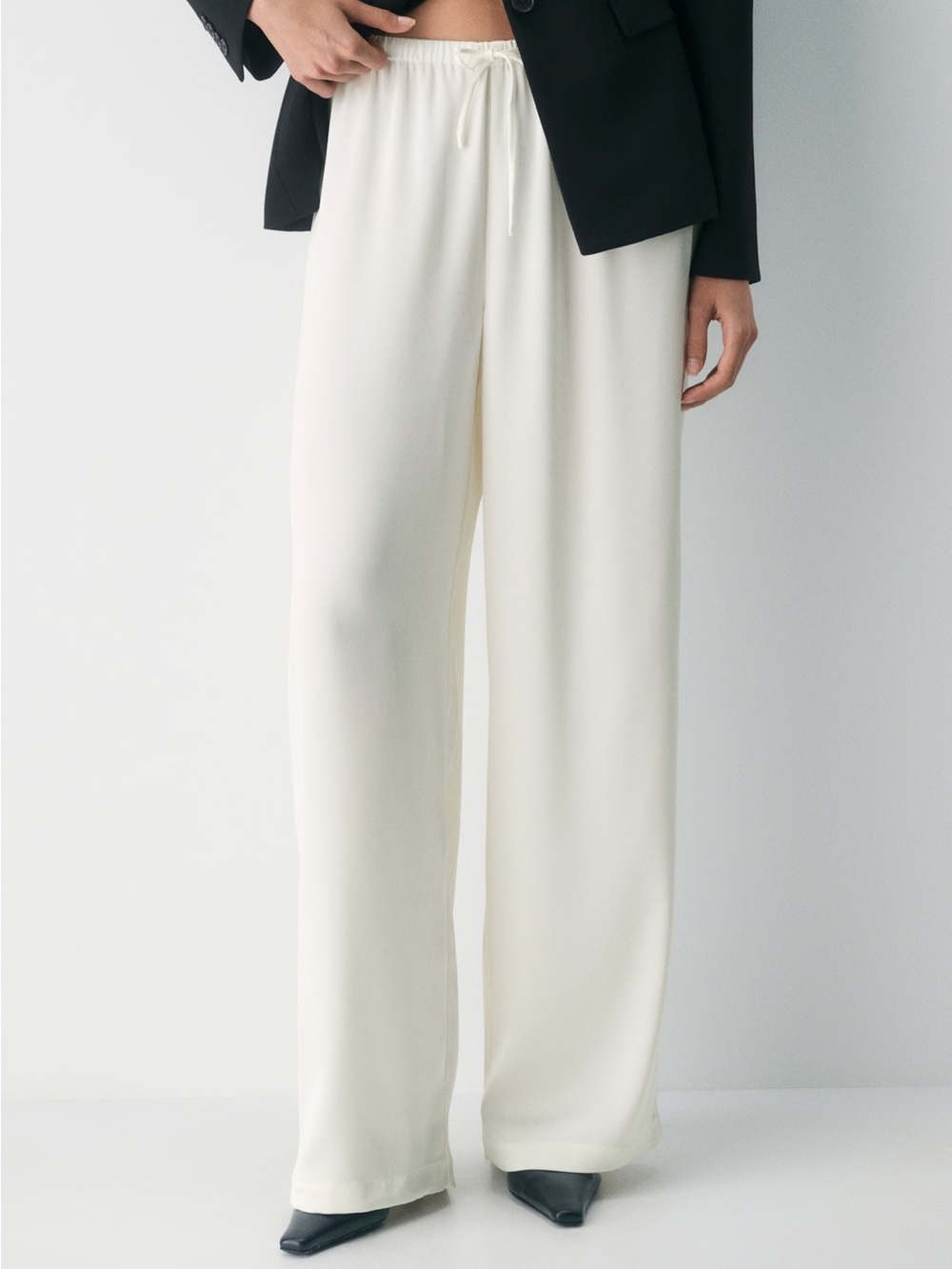 NWT Aritzia Archer Satin Pants- Light Birch